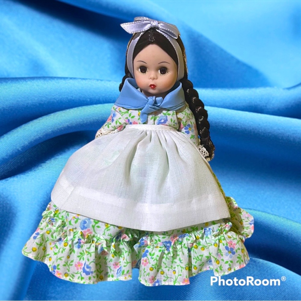 EUC Madame Alexander Argentina 8 inch doll